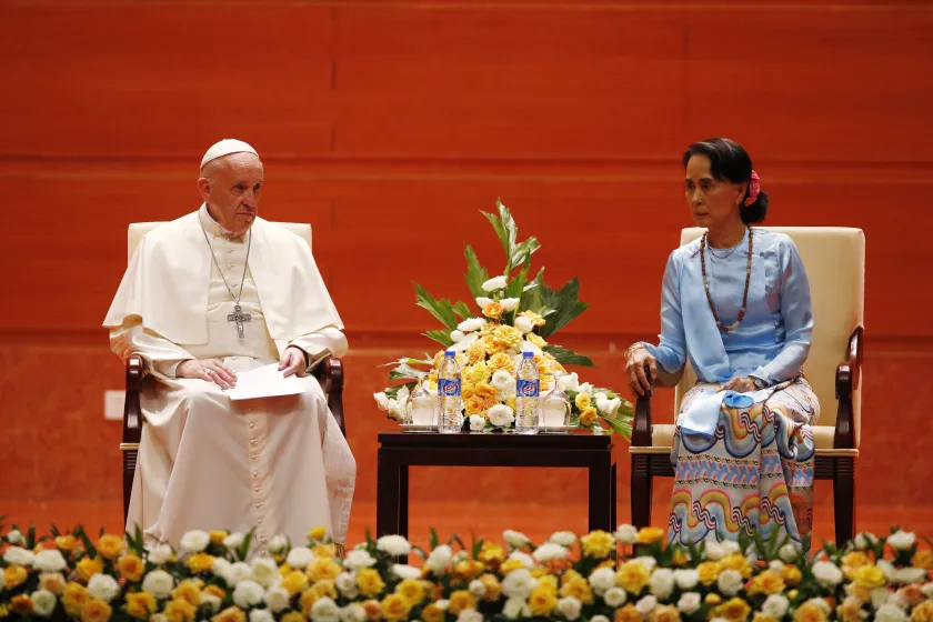 Paus Franciscus en Aung San Suu Kyi 