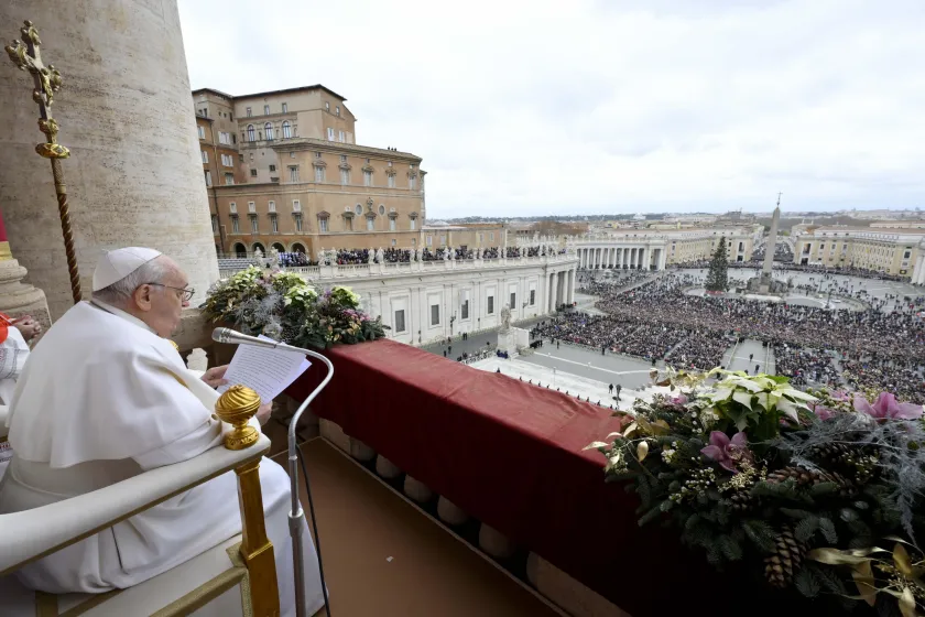  A handout picture provided by the Vatican Media shows Pope Francis leads the Urbi et Orbi prayer from the balcony of Saint Peter's Basilica in the Vatican on the occasion of Christmas, Vatican City, 25 December 2023. EPA/VATICAN MEDIA HANDOUT