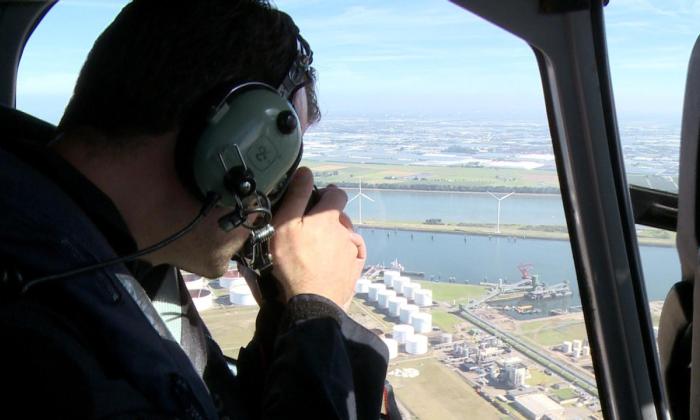 11 Beerput NL: Rijkswaterstaat inspecteert per helikopter