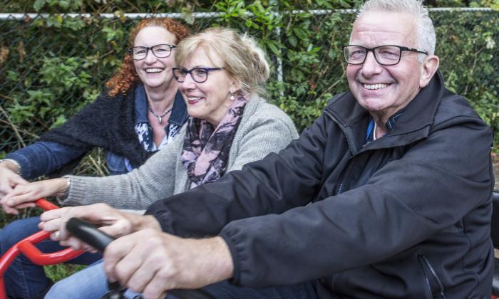 Boer zoekt Vrouw: Seizoen 2014/2015; Boer Geert op dagdate met zijn vijf vrouwen /03