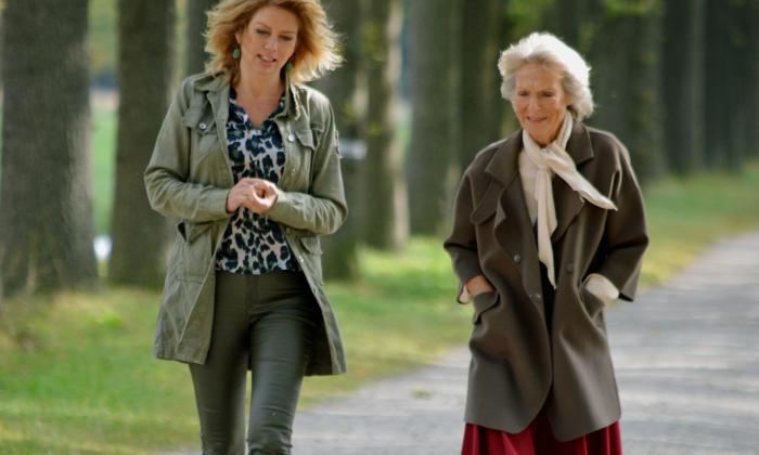70 jaar TV: Heeft God na 70 jaar televisie nog toekomst op deze tv - Annemiek Schrijver en prinses Irene