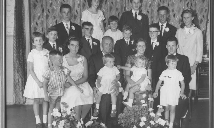 Kruispunt: Opgroeien in een groot gezin - 25 jaar getrouwd(1963)
