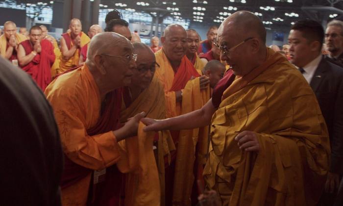 Dalai Lama ontmoet deelnemers bij Long Life Ceremony tgv zijn 80e verjaardag in New York