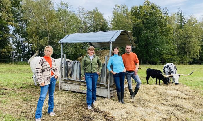 Onze boerderij in Europa: Yvon met Agnes en Albert in Duitsland