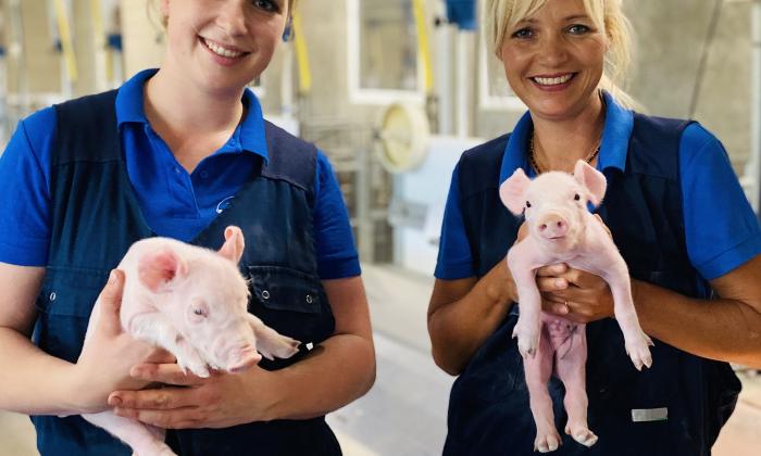Onze boerderij (2020): Yvon met varkenshoudster Femke