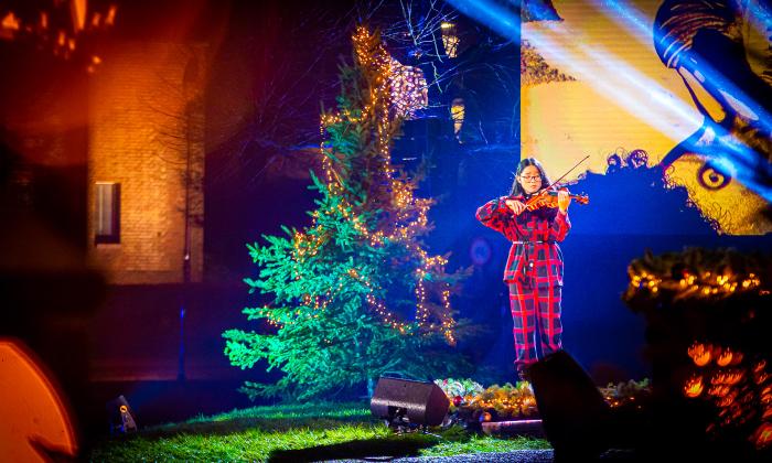 Michelle Kumara - Kerst met de zandtovenaar - 2021.jpg