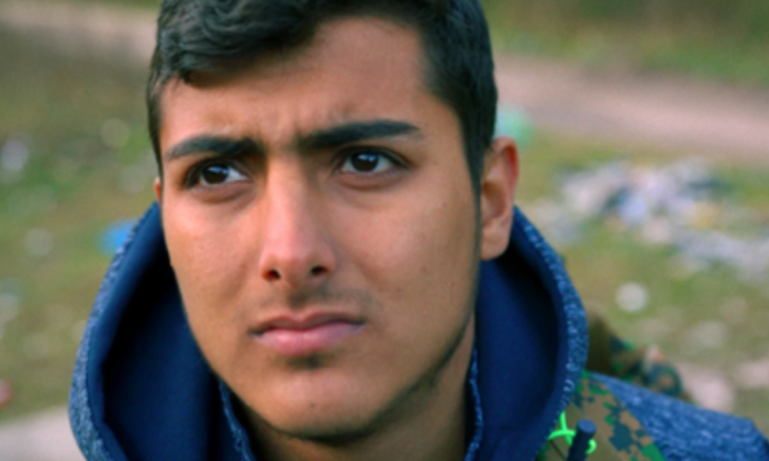 Still uit de documentaire film Shadow Game, de 15-jarige SK uit Afghanistan.